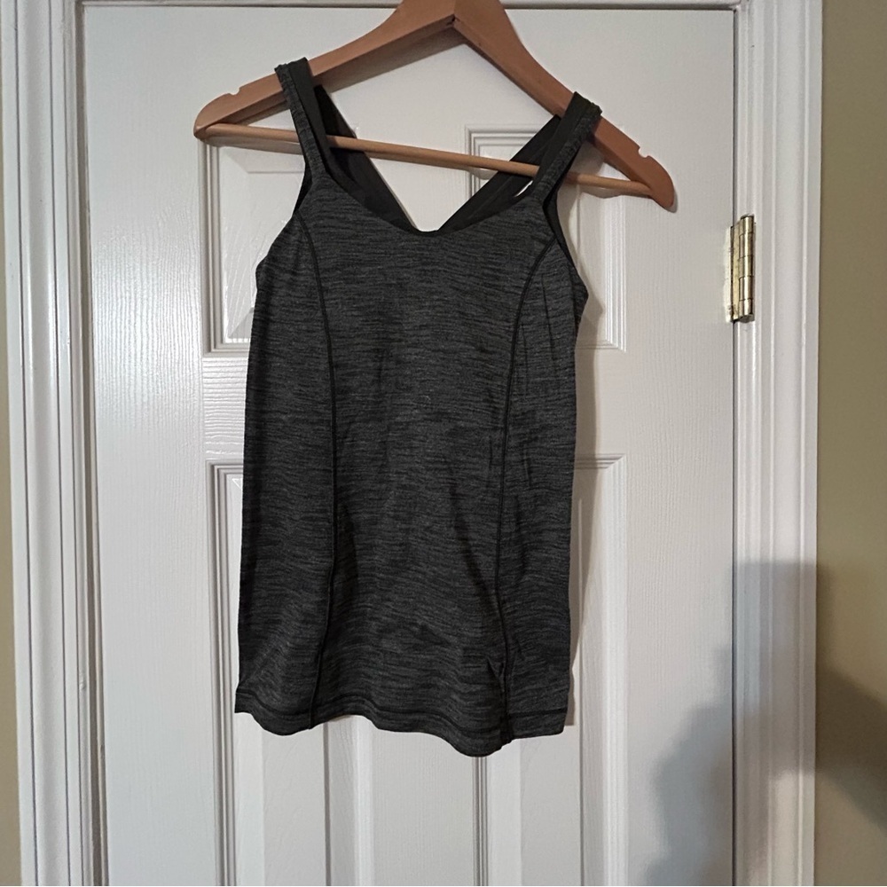 Lululemon Athletica Black Tank with Camo Bra Size 4